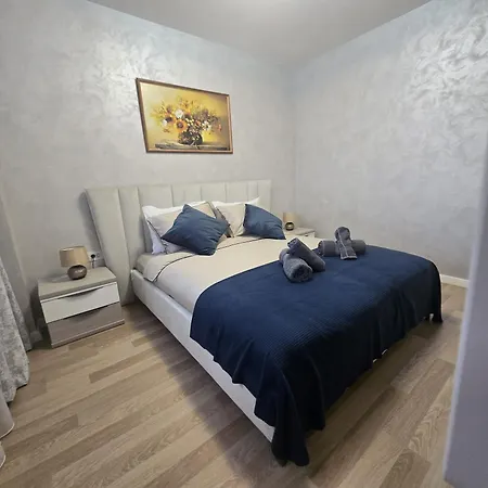 Luxury 2 Bedroom Apartmán *