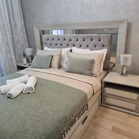 Luxury 2 Bedroom Apartmán *